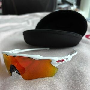 Oakley OO9208 Radar® EV Path® Team Colors Sunglasses